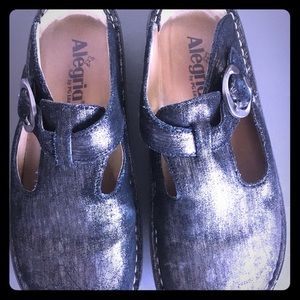 Alegria Clogs